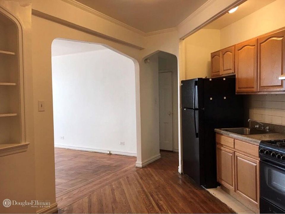2nd image of 2410 Kings Hwy APT 2F