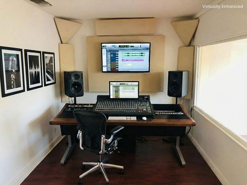 1st image of 7261 Melrose Ave #1/2
