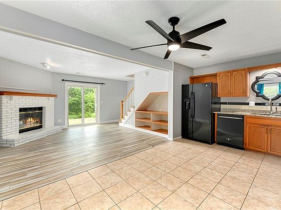 5th image of 230 SW Pinetree Ln