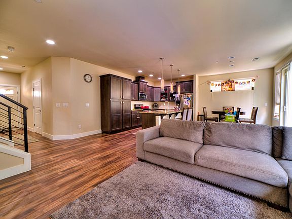 3rd image of 14910 16th Avenue West