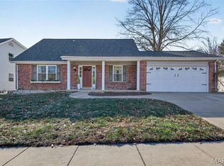 618 Running Creek Dr, Ballwin, MO 63021