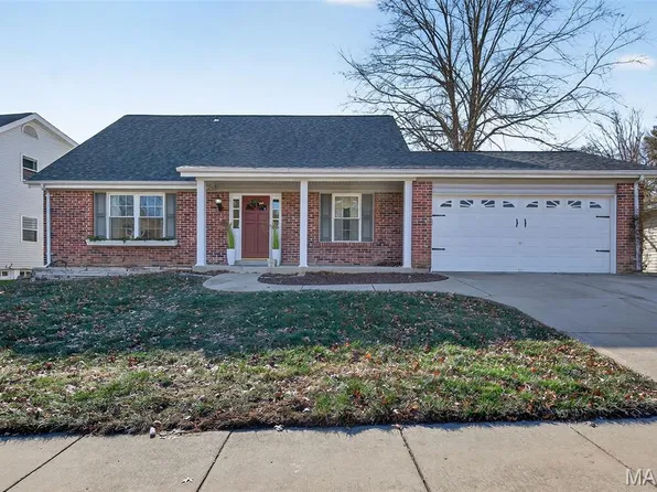 618 Running Creek Dr, Ballwin, MO 63021