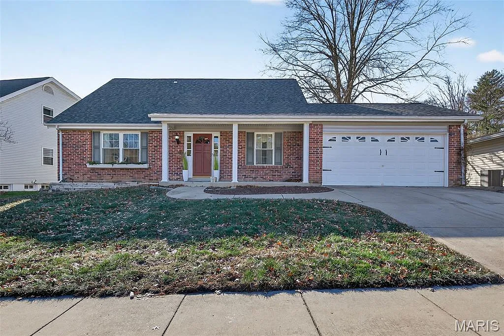 618 Running Creek Dr photo 1