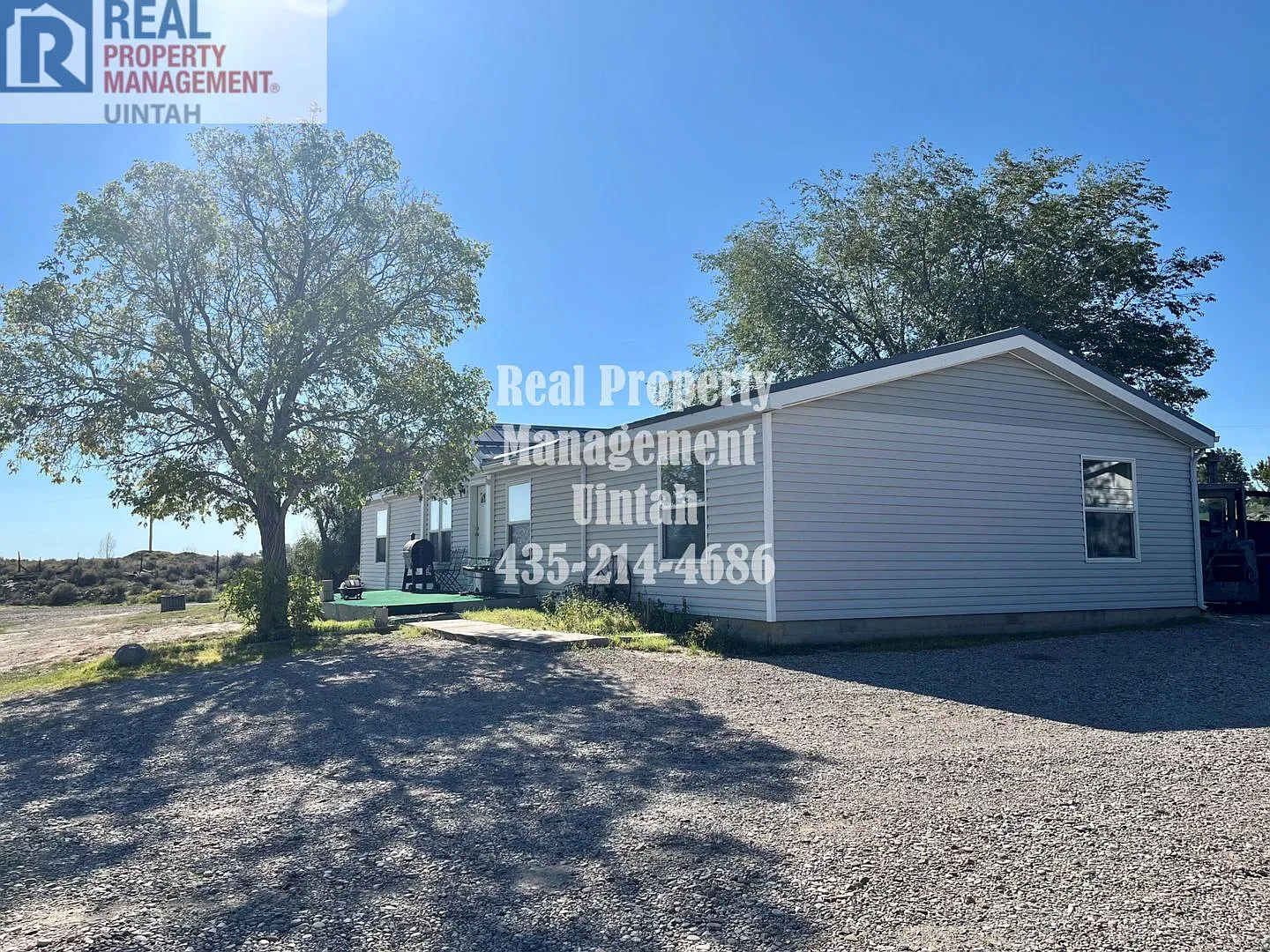 4 bed 2 bath house on 2.82 Acres of land. — Photo 3