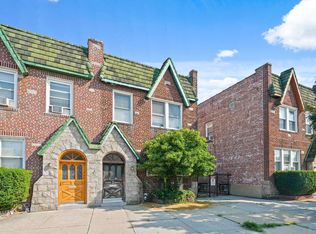 7143 Myrtle Ave, Ridgewood, NY 11385