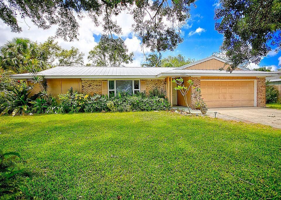 1st image of 19895 Jasmine Dr