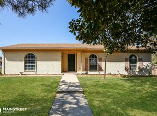 801 James St, Azle, TX 76020