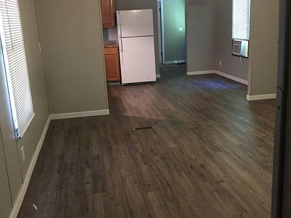 The refrigerator that matches the stove is available.