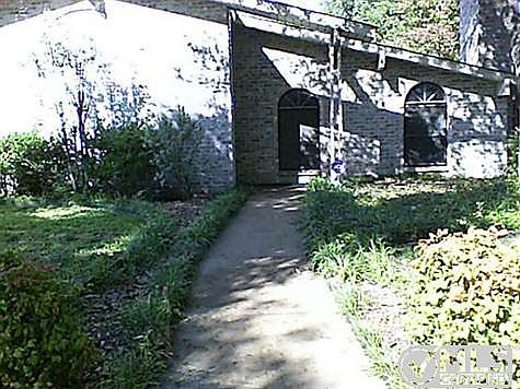 1st image of 2933 Robin Hill Ln