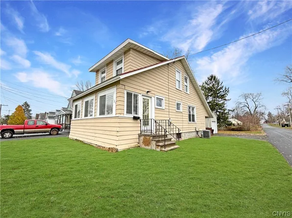 127 Beechwood Ave, Liverpool, NY 13088