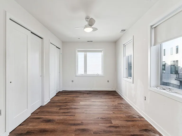 Graduate Pointe — Photo 170