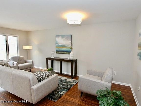 117LouisvilleLivingRoom2