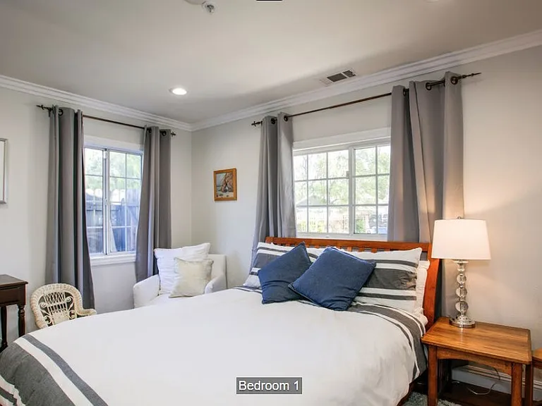 7021 Geyser Ave — Photo 11