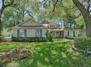 351 Carriage Ln, Lady Lake, FL 32159