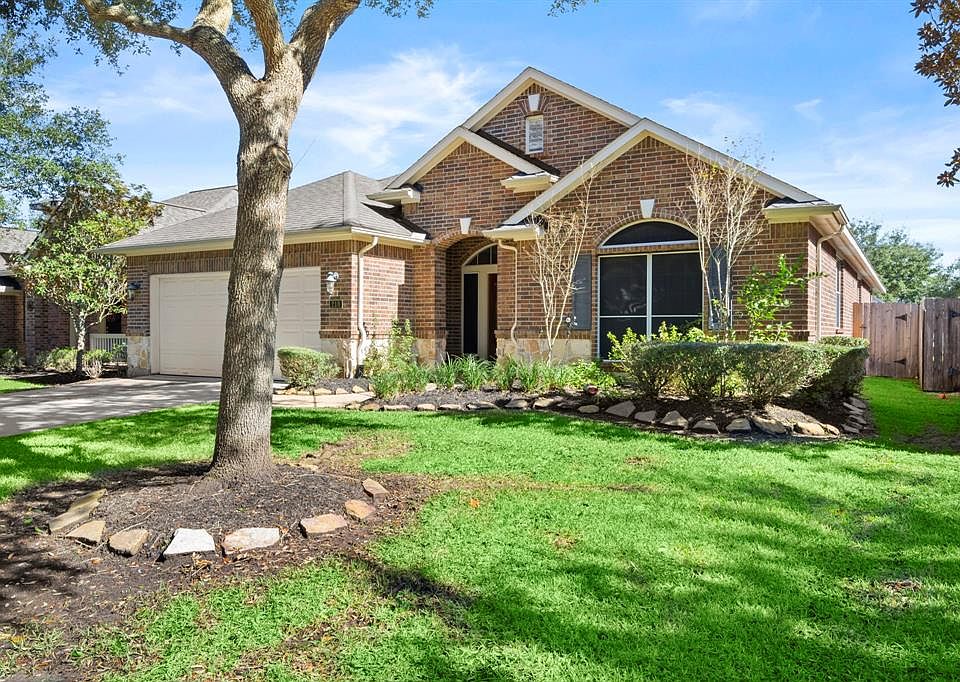 1st image of 218 Riverway Bluff Ln