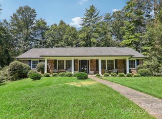 12 Pheasant Ridge Dr, Asheville, NC 28804