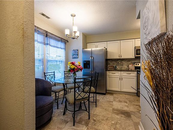 4th image of 4412 Dartmoor Ct