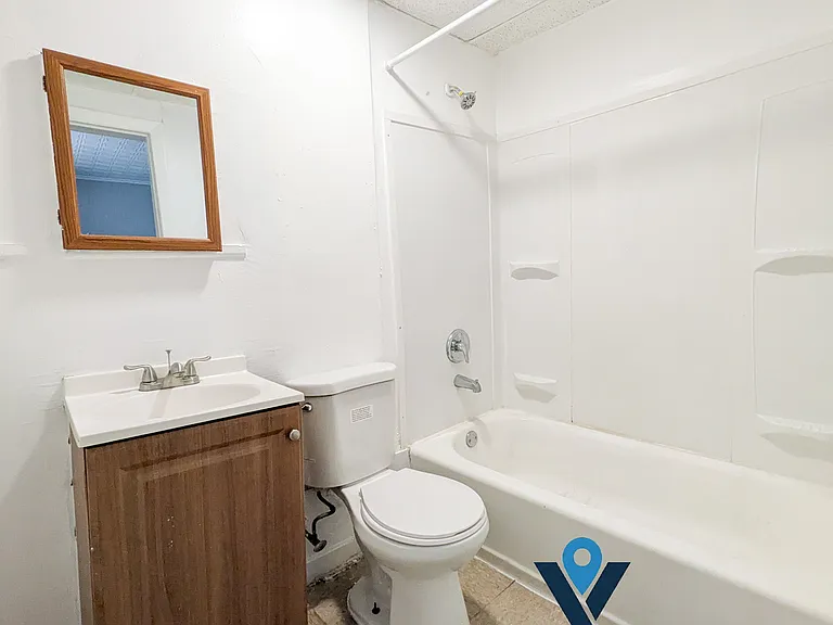 168 Essex St #3L — Photo 12