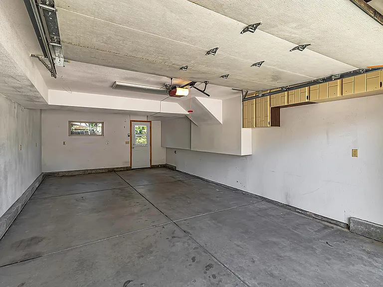 123 Orion St — Photo 24