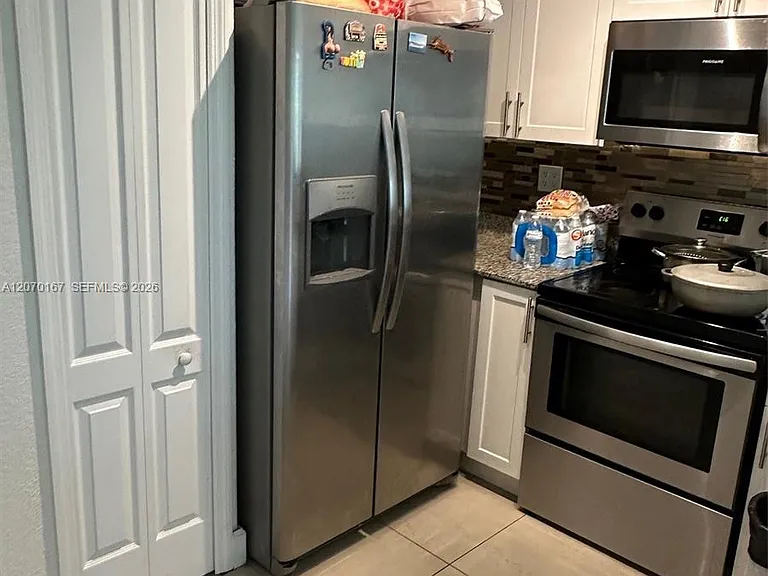 2551 SE 16th Ter #103 — Photo 6