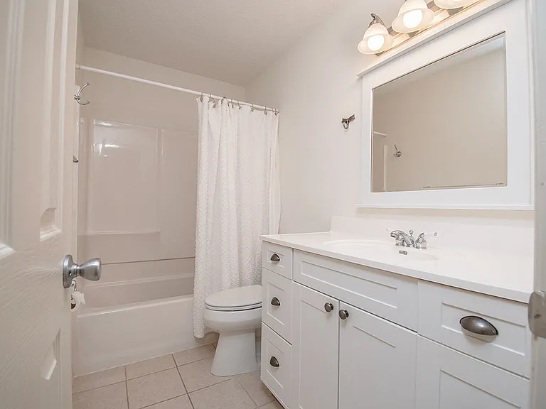 74 Royal Oak Ct #206 — Photo 21