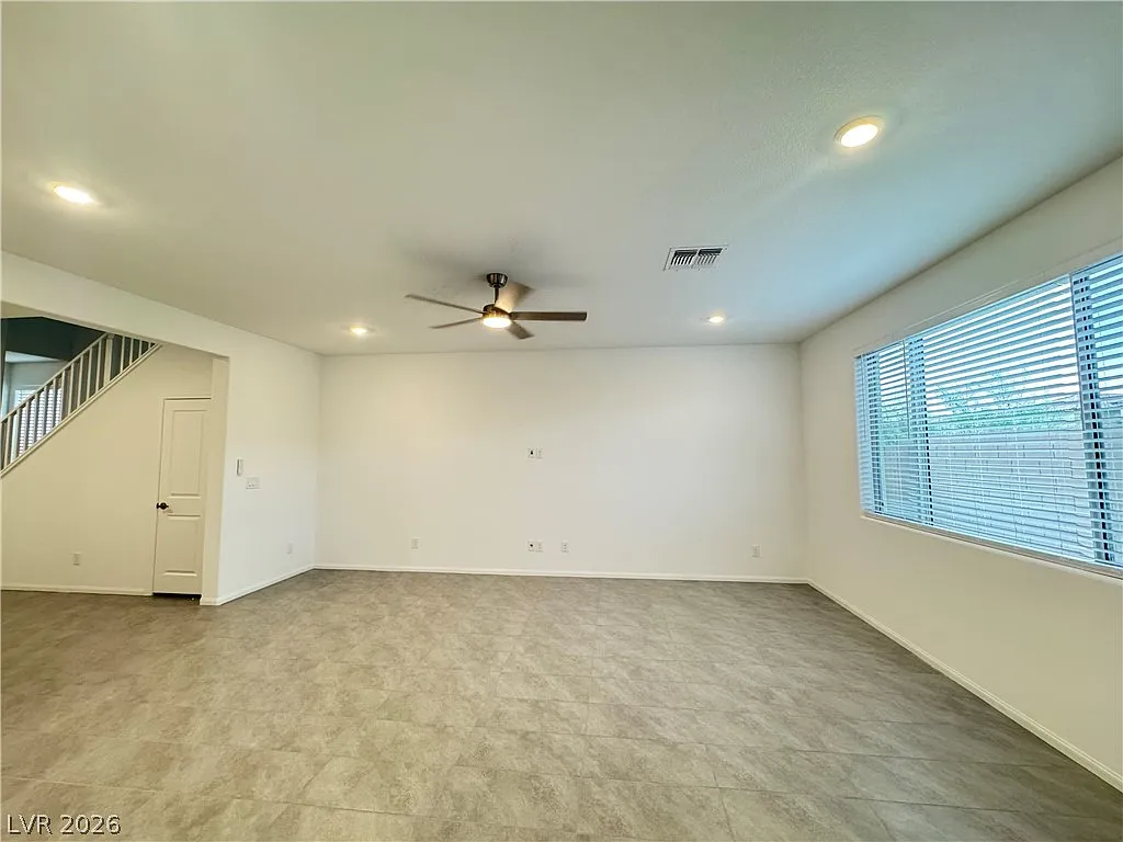 3 bed, 2.5 bath, 2034 sqft, $2,450 — Photo 4