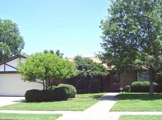6417 Winn Dr, Edgecliff Village, TX 76134