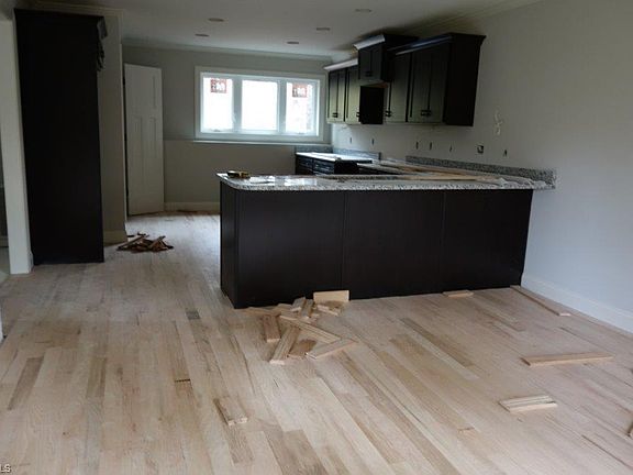 5th image of 3590 Stimpson Dr