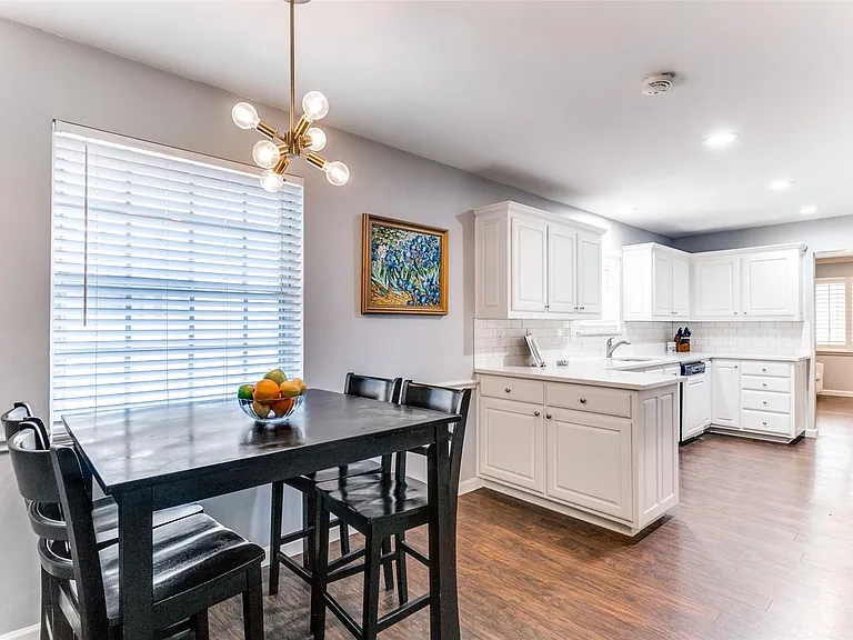 4805 Creighton Dr — Photo 10