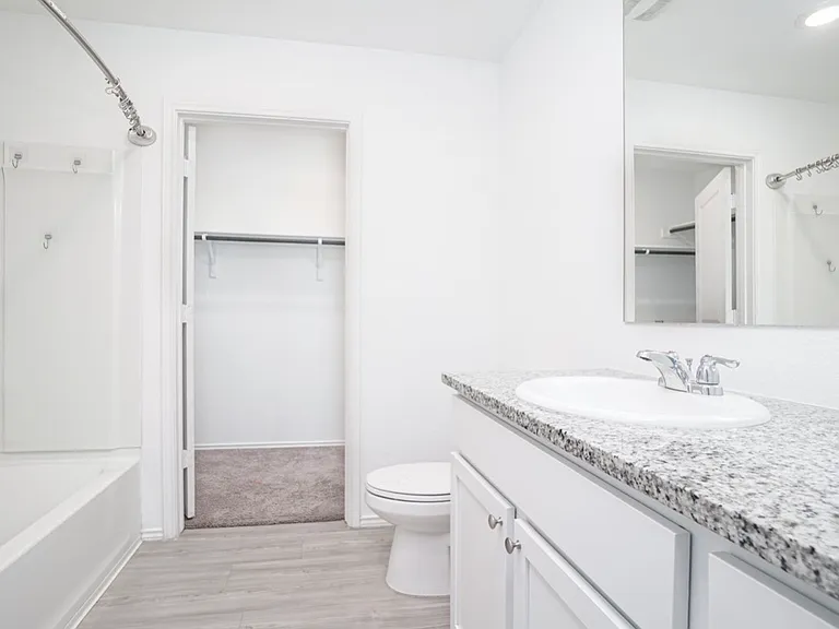 4510 Glades Way — Photo 7