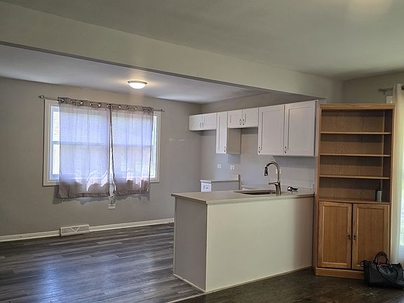 2nd image of 14641 Avalon Ave