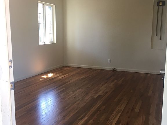 3rd image of 581 Leigh Ave