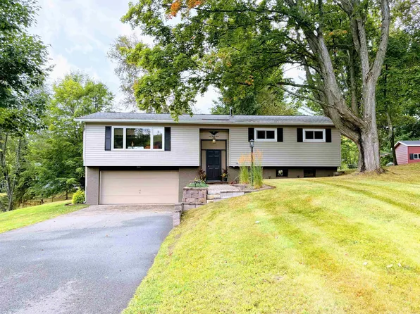 623 Craig St, Marquette, MI 49855