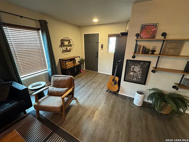 3 bed, 2.0 bath, 1340 sqft, $1,495 — Photo 4