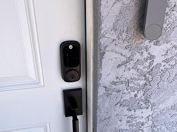 Yale Smart Lock, Google Nest