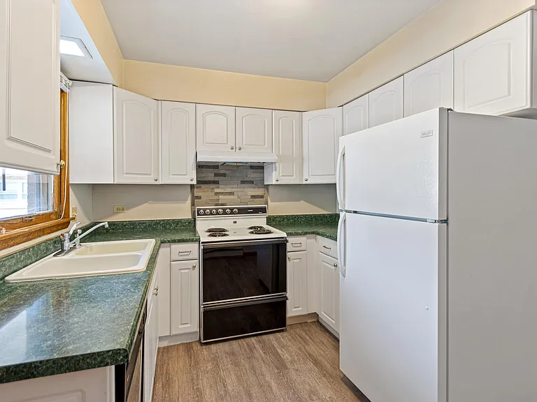 125 N Hayward St — Photo 4