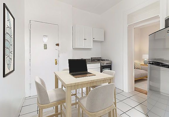 5th image of 259 Bleecker St APT 17
