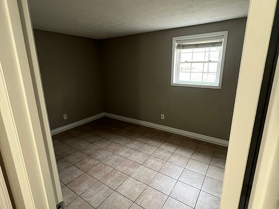 3rd image of 175 Malabu Dr APT 85