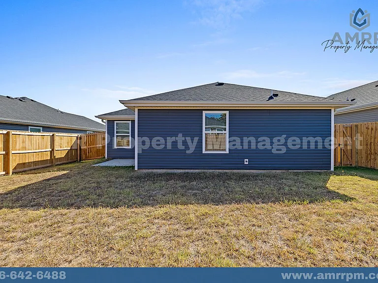 305 Abundance Ln — Photo 3