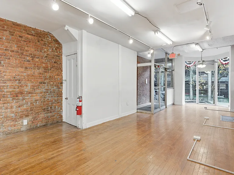 15 Warren St #1 — Photo 5