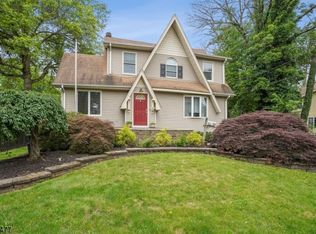 2 Milton Ave, Florham Park, NJ 07932