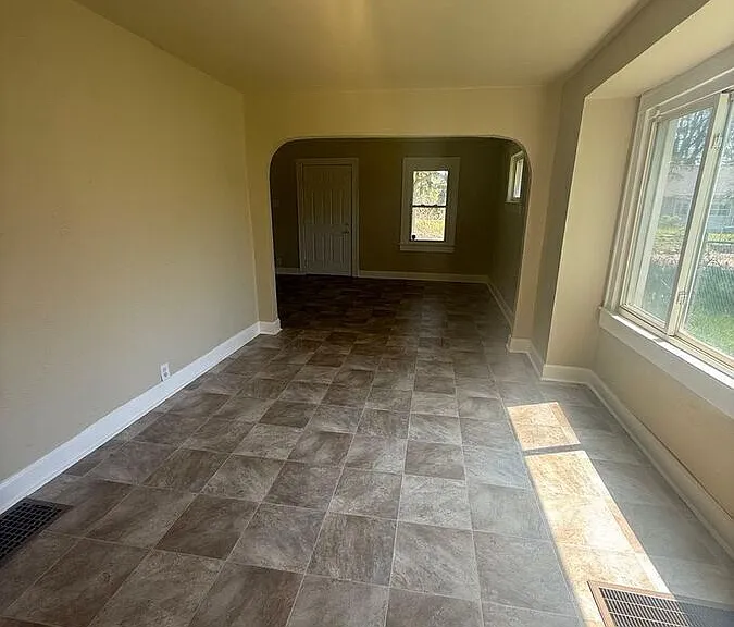 2864 Forest Manor Ave — Photo 11