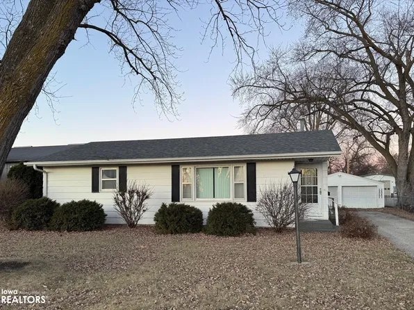 26 7th St N, Dakota City, IA 50529