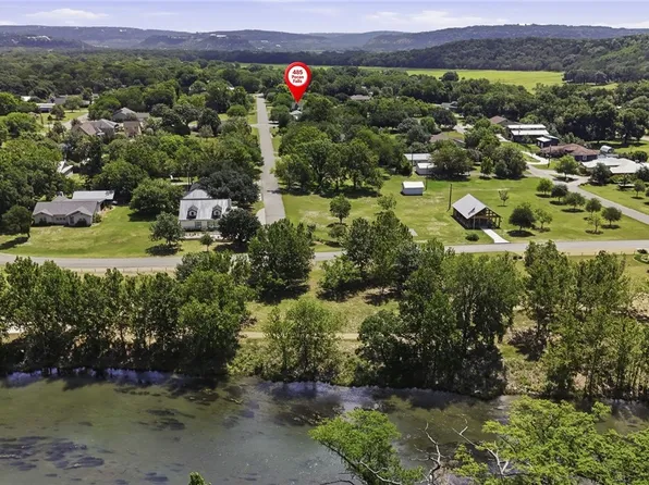 485 Pecan Fls, Canyon Lake, TX 78133