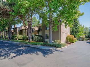 650 SW Meadow Dr APT 104, Beaverton, OR 97006