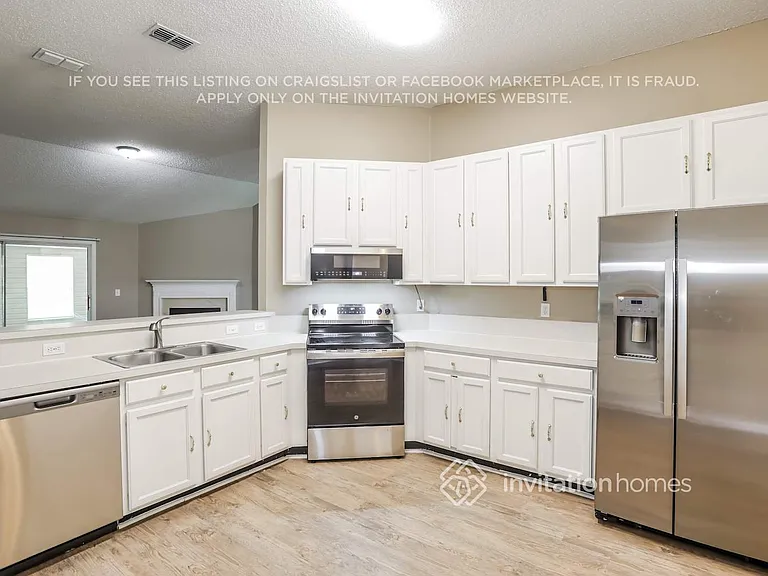 11275 Chertsey Ln — Photo 6