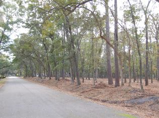 4 Hickory Rd, Beaufort, SC 29907