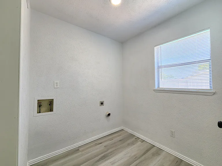 4813 Nash Dr — Photo 25