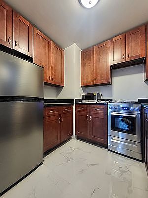 1st image of 506 Amsterdam Ave #4