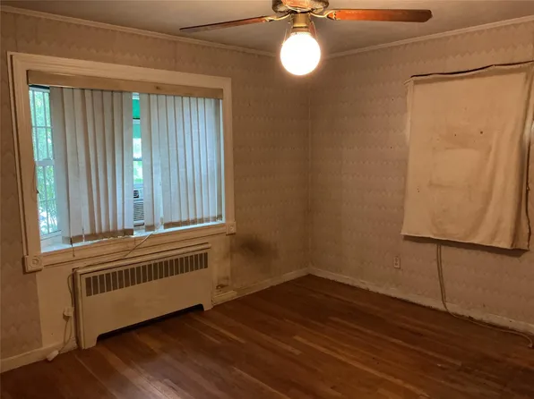 255 N Chestnut Street, Massapequa, NY 11758